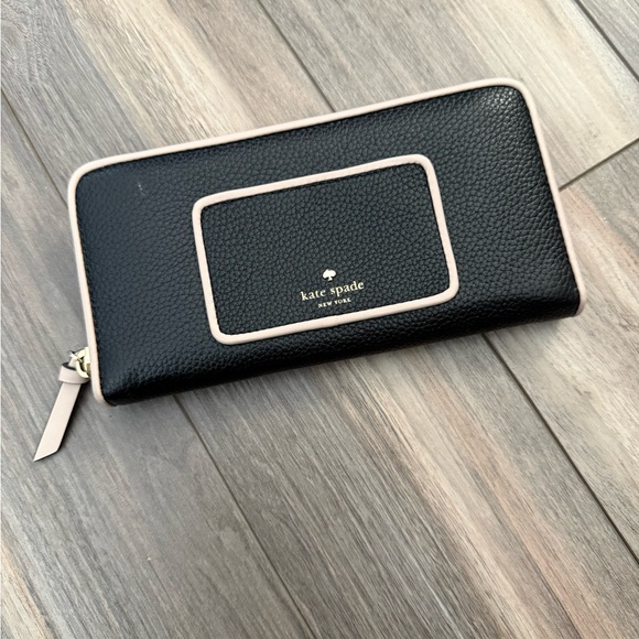 kate spade Handbags - Kate Spade Black and beige Wallet